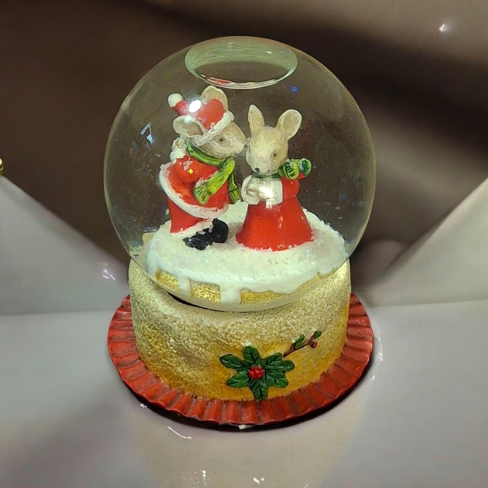 Snow Globe with Christmas Mice